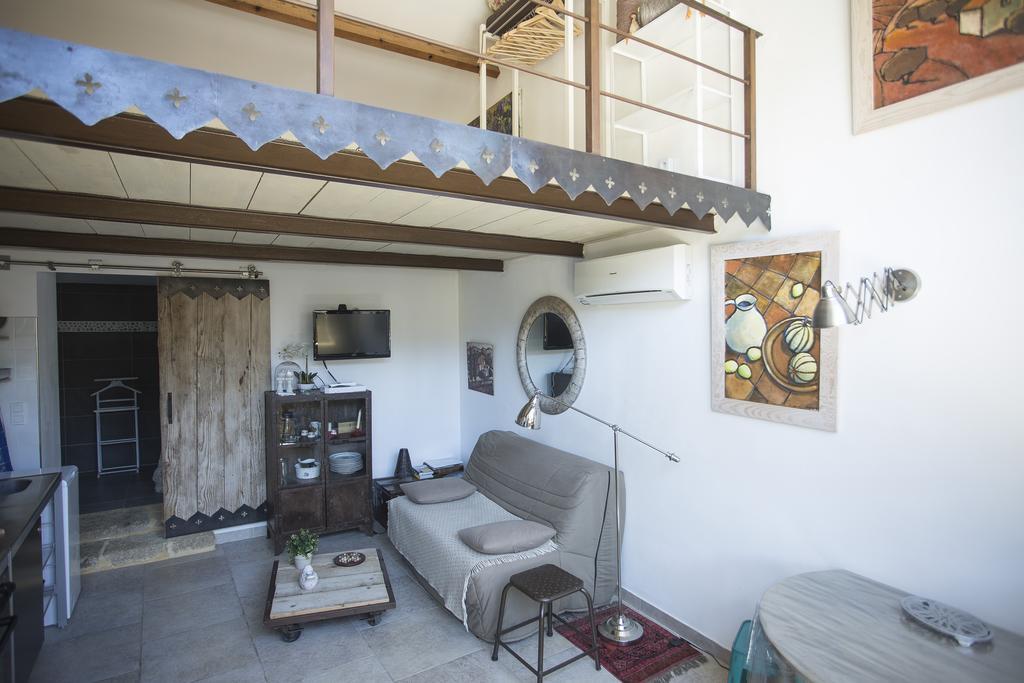 Appartement Dans Mas Provencal Grans Номер фото